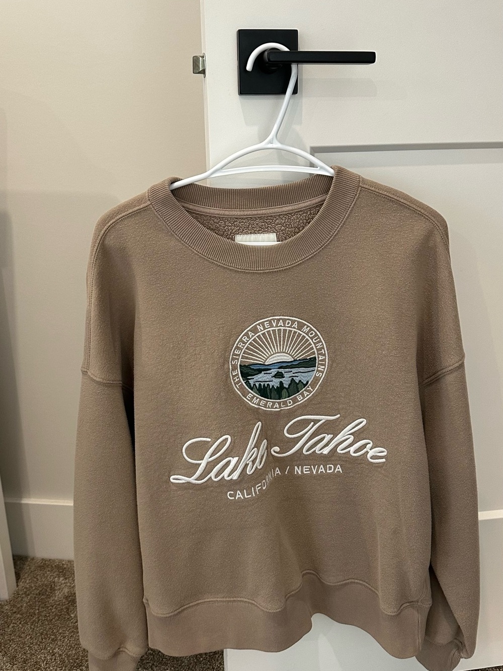 Abercrombie And Fitch women’s Crewneck Sweatshirt - Taupe
